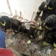 Taranto. Scoppia bombola gas, crolla palazzo: un morto, dispersi bimbo e anziana6