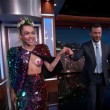 Miley Cyrus topless al Jimmy Kimmel Live e FOTO spinello2