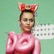 Mtv Awards: Miley Cyrus, nude look esagerato25