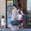 Kim Kardashian incinta, a passeggio con Kourtney e i cuginetti North e Mason1