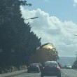 Irlanda, minion gonfiabile gigante si stacca e invade strada2