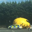 Irlanda, minion gonfiabile gigante si stacca e invade strada5