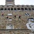 Alpinisti su Palazzo Vecchio per mettere parafulmine3