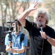Grillo sogno lapsus: "Governiamo da 25 anni, abbiamo il 96%"