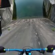 VIDEO YouTube: tuffo con bici da 60m, le riprese della GoPro 03