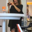 Elisabetta Canalis, parto vicino: shopping col pancione0