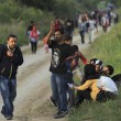 Ungheria, scontri migranti-polizia. Croazia nuova rotta2