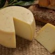 Samolaco (Sondrio) l'ex sindaco mangia formaggio e muore