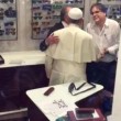 Papa Francesco da ottico fuori Vaticano: "Mi faccia pagare" 4