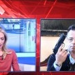 Gianluca Buonanno mostra pistola a skyTg5