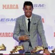 Cristiano Ronaldo ritira scarpa d'oro, il figlio... 1