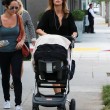 Elisabetta Canalis con Skyler Eva nel passeggino7