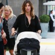 Elisabetta Canalis con Skyler Eva nel passeggino11