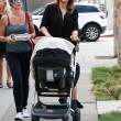 Elisabetta Canalis con Skyler Eva nel passeggino15