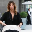 Elisabetta Canalis con Skyler Eva nel passeggino