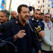 Salvini con divisa Polizia Leva torni obbligatoria 14