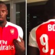E una rivincita la vorrebbe Bolt anche dalla presentatrice della tv messicana Patty Lopez de la Cerda, dopo aver scommesso con lei che il suo adorato Manchester United avrebbe battuto l’Arsenal nello scorso weekend di Premier League. In realtà è successo esattamente il contrario (e pure con un passivo pesantissimo: 3 a 0 per i londinesi) e così il velocista è stato costretto a pagare pegno: ovvero, farsi immortalare con una maglietta dei rivali Gunners (riveduta e corretta con nome e record del mondo di 9"58) e postare poi il video su Instagram. Non solo. Pare che Bolt abbia pure dovuto scucire dei soldi alla bella Patty (famosa in rete anche per i suoi scatti sexy), anche se non è dato sapere l’esatto ammontare della scommessa perduta.