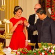 Kate Middleton in rosso: gioielli e diadema famiglia reale8