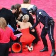 Jennifer Lawrence cade (ancora) sul red carpet a Madrid04