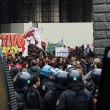 Cortei scuola e tensioni in piazza: feriti a Napoli e Milano555