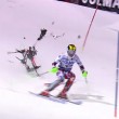 YOUTUBE Marcel Hirscher, drone lo sfiora durante slalom4