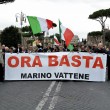 La "marcia delle periferie" contro Marino: una parata di tutta la destra romana (LaPresse)