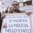 Salva banche, protesta risparmiatori vicino Bankitalia FOTO