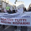 Salva banche, protesta risparmiatori vicino Bankitalia FOTO 4
