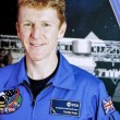 Astronauta Tim Peake passeggia nello spazio2