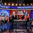Bruno Vespa balla con quattro donne, due delle quali mezze nude, nel salotto buono di Porta a Porta. Accade martedì 26 gennaio7