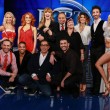 Bruno Vespa balla con quattro donne, due delle quali mezze nude, nel salotto buono di Porta a Porta. Accade martedì 26 gennaio5