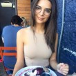 Emily-Ratajkowski-10