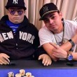 YOUTUBE Imbalsamato al tavolo di poker il funerale di Henry