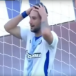 YOUTUBE Apostolos Vellios incredibile gol sbagliato