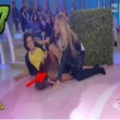 YOUTUBE Caterina Balivo incidente hot in diretta tv