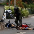 Giacarta, kamikaze e raffica di esplosioni: vittime FOTO 3