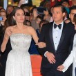 Angelina Jolie-Brad Pitt, un milione per un bimbo cambogiano 2