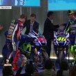 Valentino Rossi - Jorge Lorenzo: stretta di mano ma...FOTO