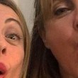 Giorgia Meloni approva imitazione Reggiani: SELFIE insieme