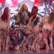 Jennifer Lopez, lato B in mostra la tutina si strappa6