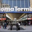 Roma, allarme alla Stazione Termini: uomo armato con fucile