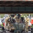 Bus si schianta sotto ponte ferroviario, 11 feriti4