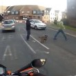 Investe pedone, motociclista riprende scena2