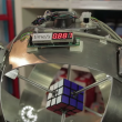 YOUTUBE Cubo di Rubik, robot lo risolve in meno di 1 secondo 2