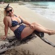 Posta foto in bikini su Instagram e diventa famosa perché...05