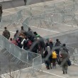 Austria tetto ai migranti, scontro con Europa: "È illegale"