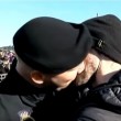 Bacio gay tra marines: il primo nella storia del Canada FOTO 3