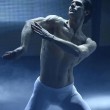 Sanremo 2016, Roberto Bolle balla i Queen sulle note di We will rock you09