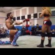 YOUTUBE Joey Ryan, anello a fidanzata wrestler e...botte3