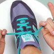 YOUTUBE Ecco come allacciarvi le scarpe in due secondi 03